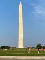 a picture of the Washington monument